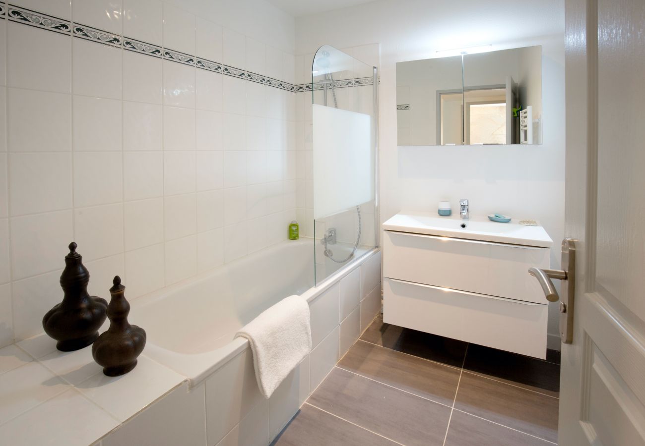 Apartment in Bordeaux -  Place du Palais Historic Center 