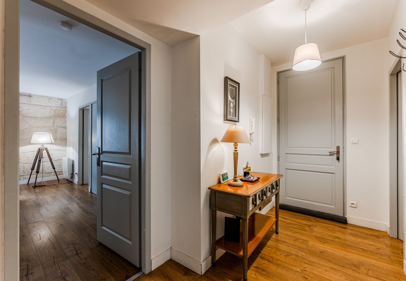 Apartment in Bordeaux -  Place du Palais Historic Center 