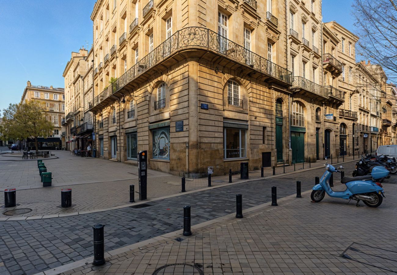 Apartment in Bordeaux -  Place du Palais Historic Center 