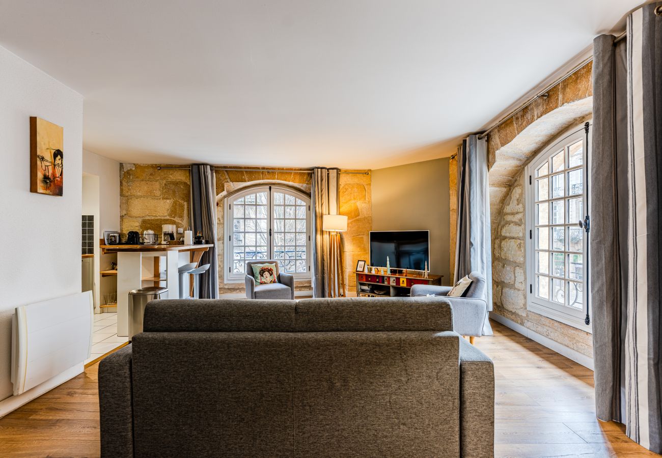 Apartment in Bordeaux -  Place du Palais Historic Center 
