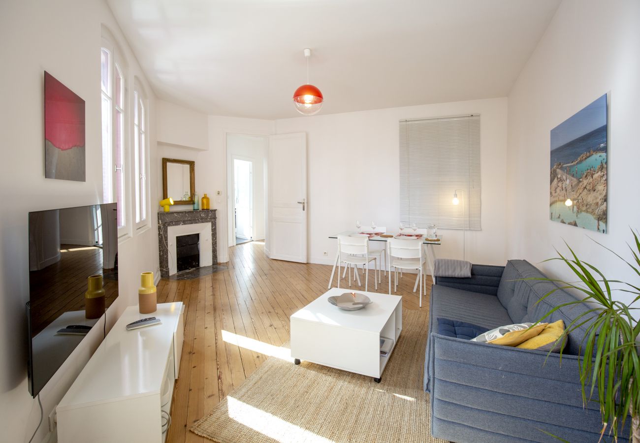Apartment in Bordeaux - Bordeaux historic center, A-C, Terrace & Parking