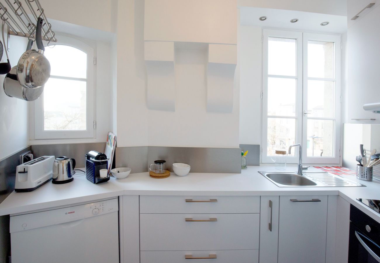 Apartment in Bordeaux - Bordeaux historic center, A-C, Terrace & Parking