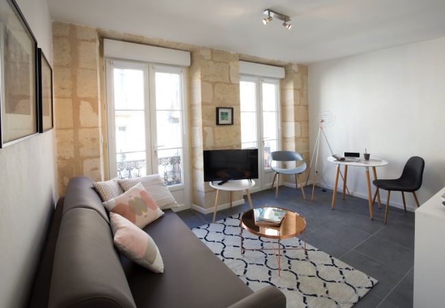 Apartment in Bordeaux - Bordeaux historic center with Balcony