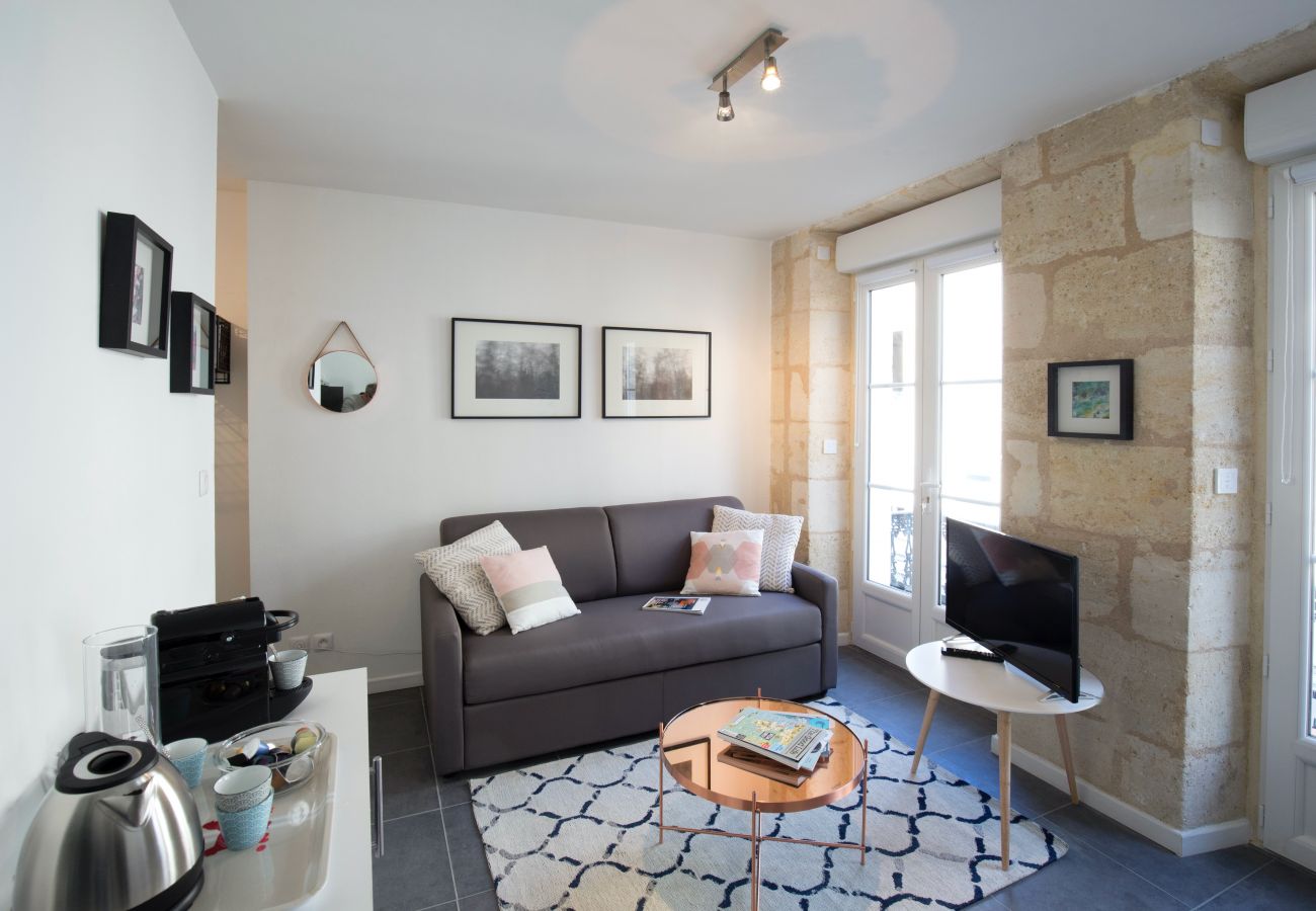 Apartment in Bordeaux - Bordeaux historic center with Balcony