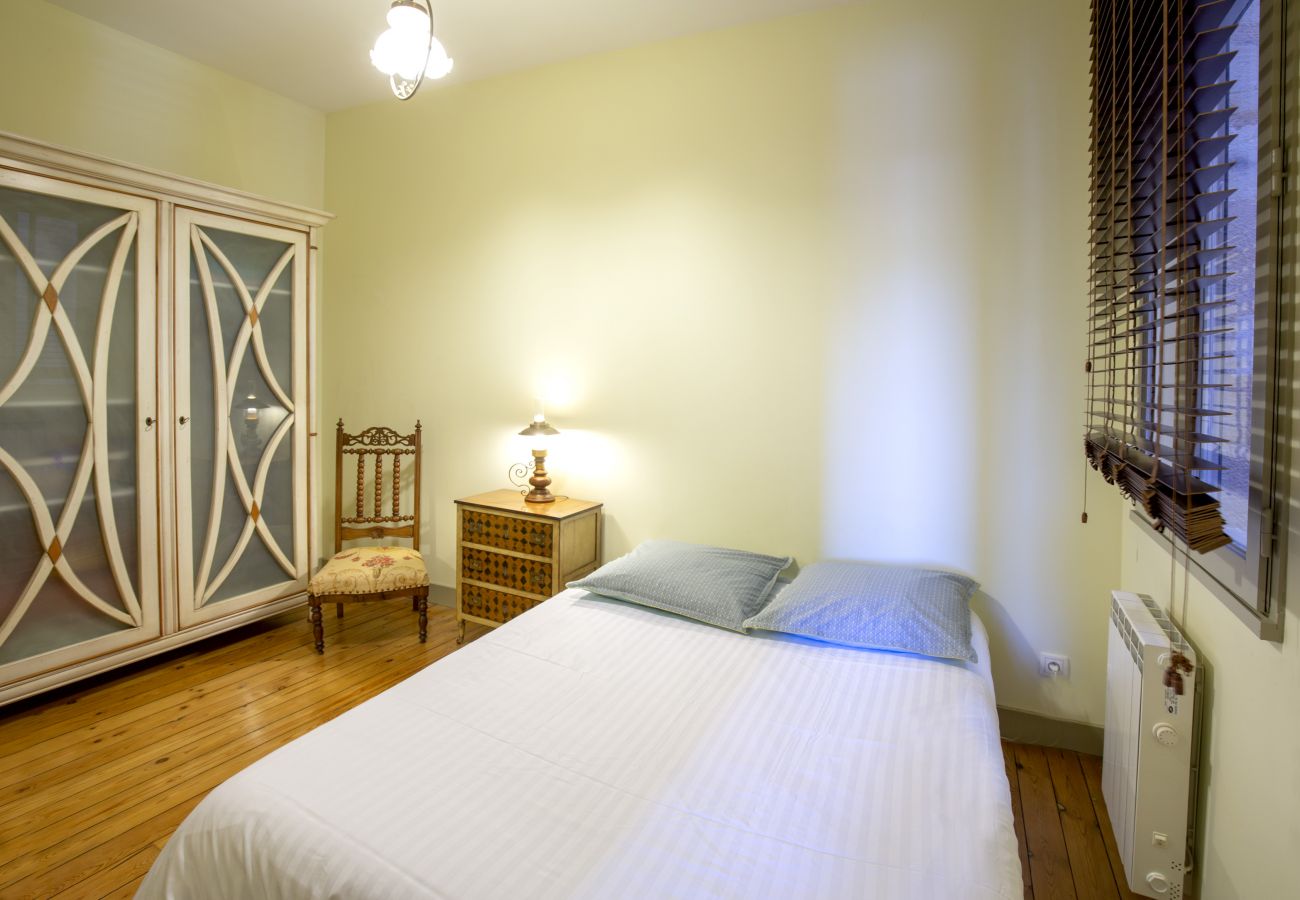 Apartment in Bordeaux - Historic center, air-conditioned with terrace