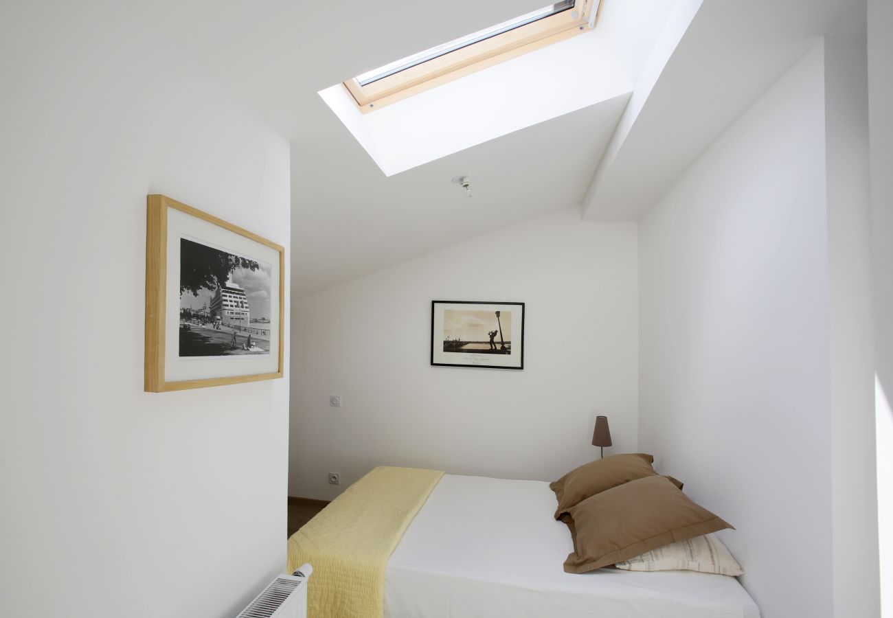 Apartment in Bordeaux - Charming 2 rooms with terrace and parking