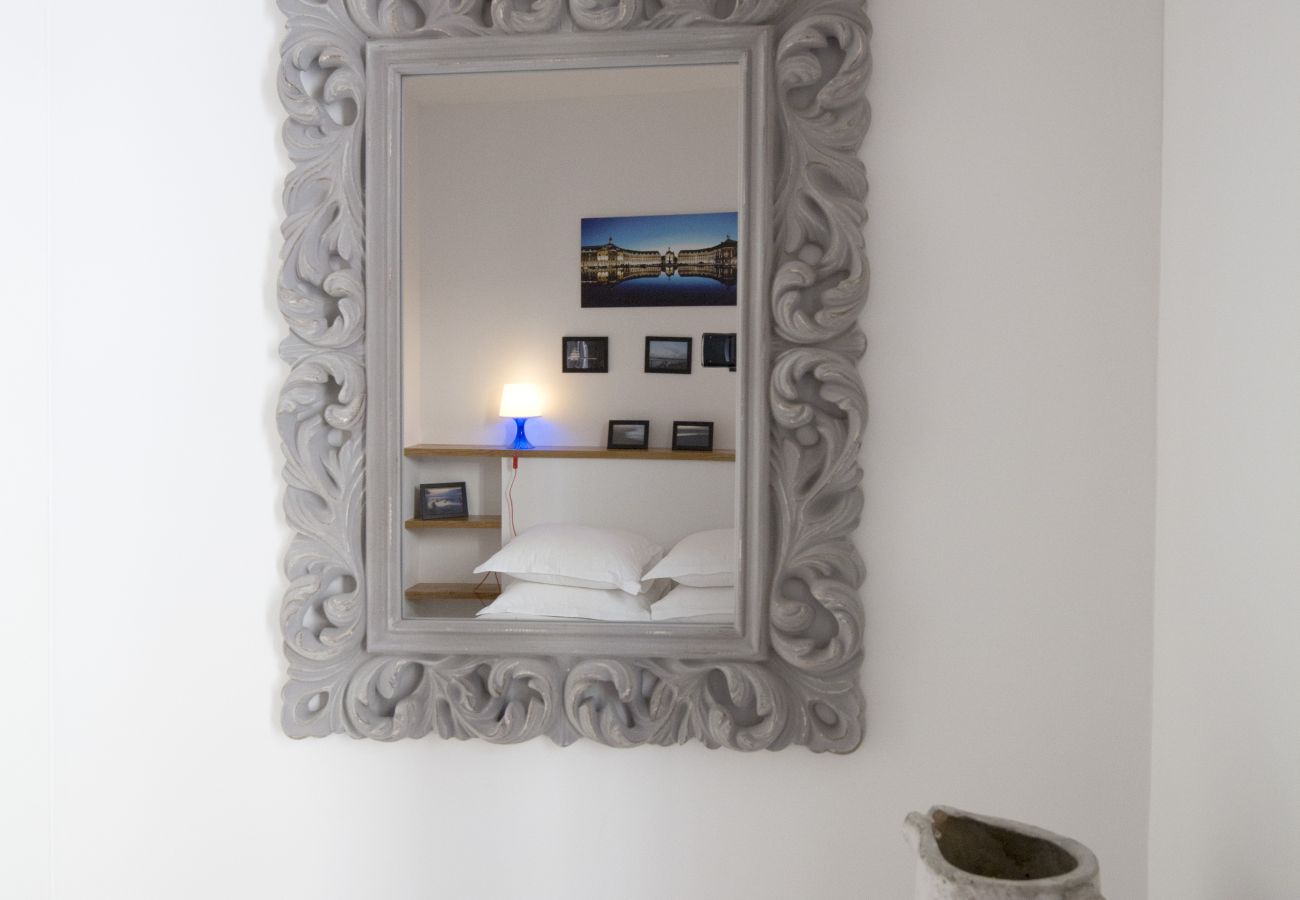 Apartment in Bordeaux - HEART OF BORDEAUX Cosy Apartment