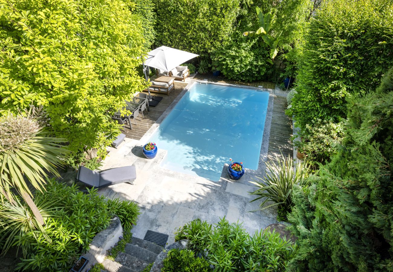 Villa in Bordeaux - Villa with swimming pool Bordeaux center, quiet garden, air-conditioned