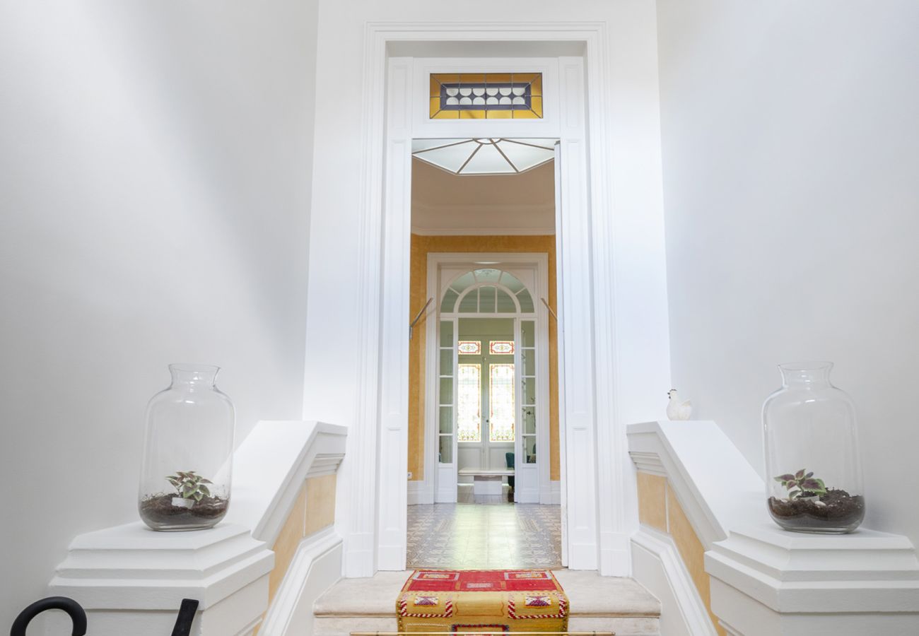 Villa in Bordeaux - Villa with swimming pool Bordeaux center, quiet garden, air-conditioned