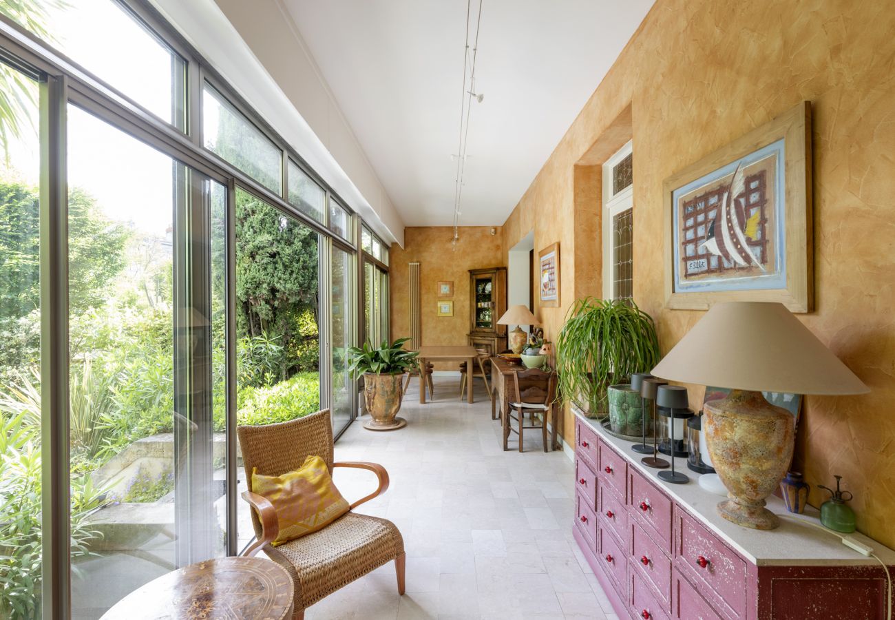 Villa in Bordeaux - Villa with swimming pool Bordeaux center, quiet garden, air-conditioned
