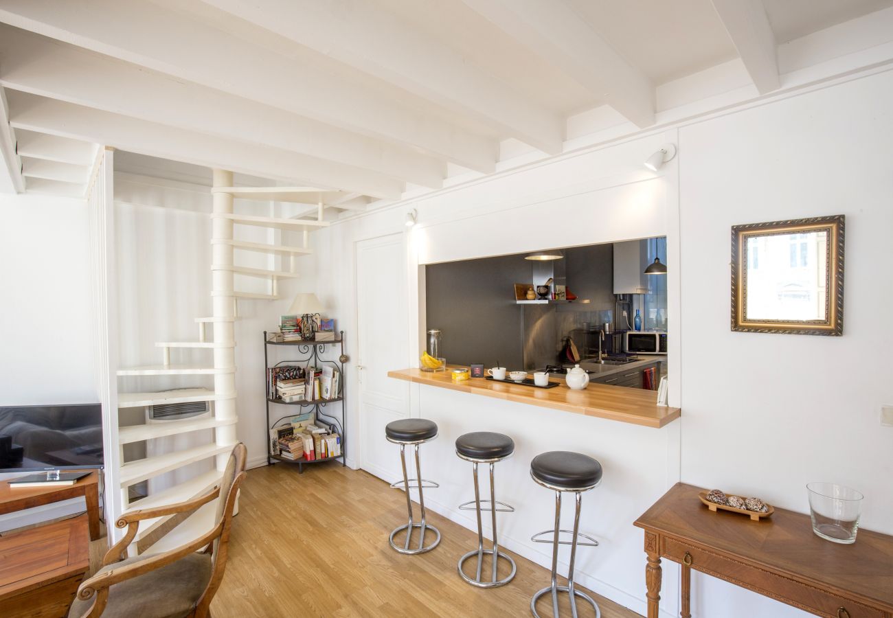 Apartment in Bordeaux - Bright 2 bedrooms near Tourny place