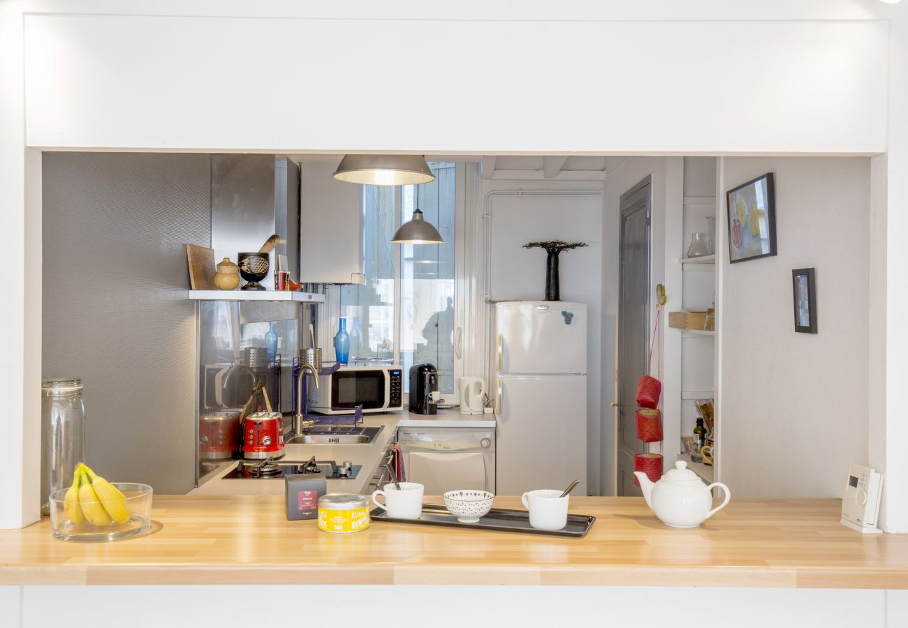 Apartment in Bordeaux - Bright 2 bedrooms near Tourny place