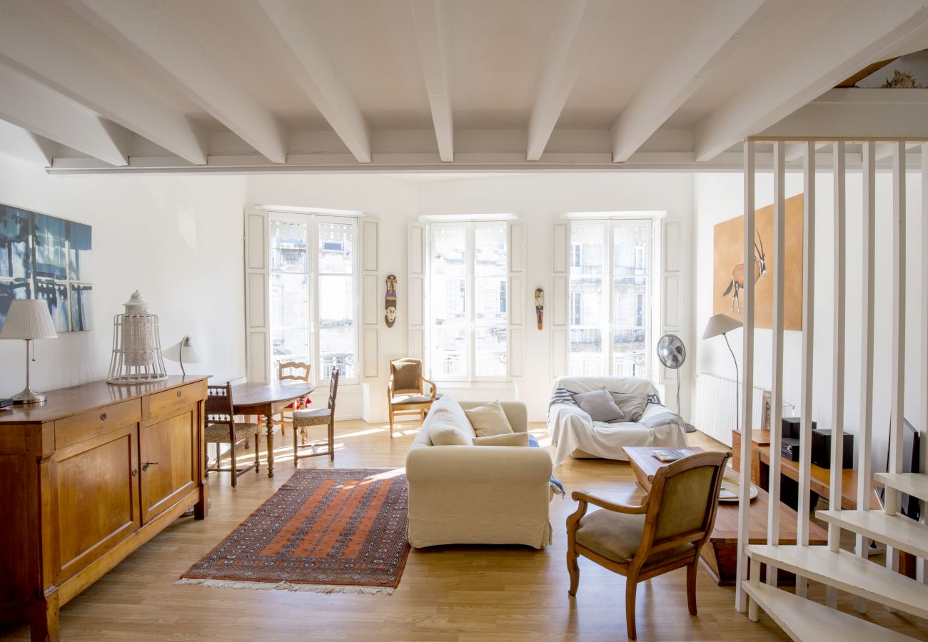 Apartment in Bordeaux - Bright 2 bedrooms near Tourny place