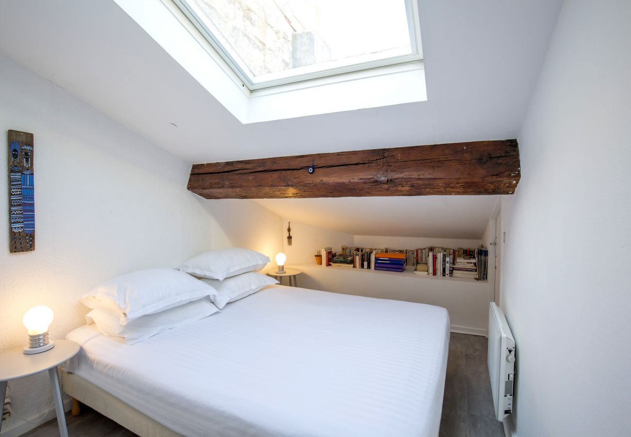 Apartment in Bordeaux - Bright 2 bedrooms near Tourny place