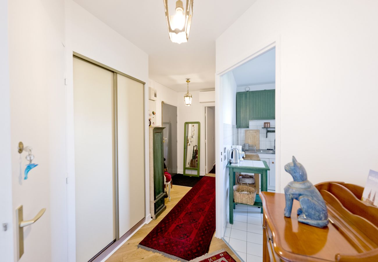 Apartment in Bordeaux - Bright 2 bedrooms with terrace, calm, A/C, lift