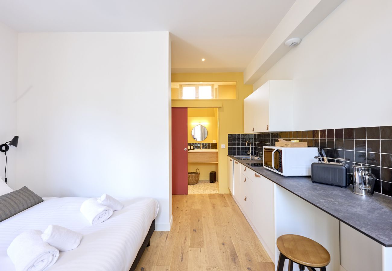 House in Bordeaux - The Nest, 3 Studios at place de la Victoire