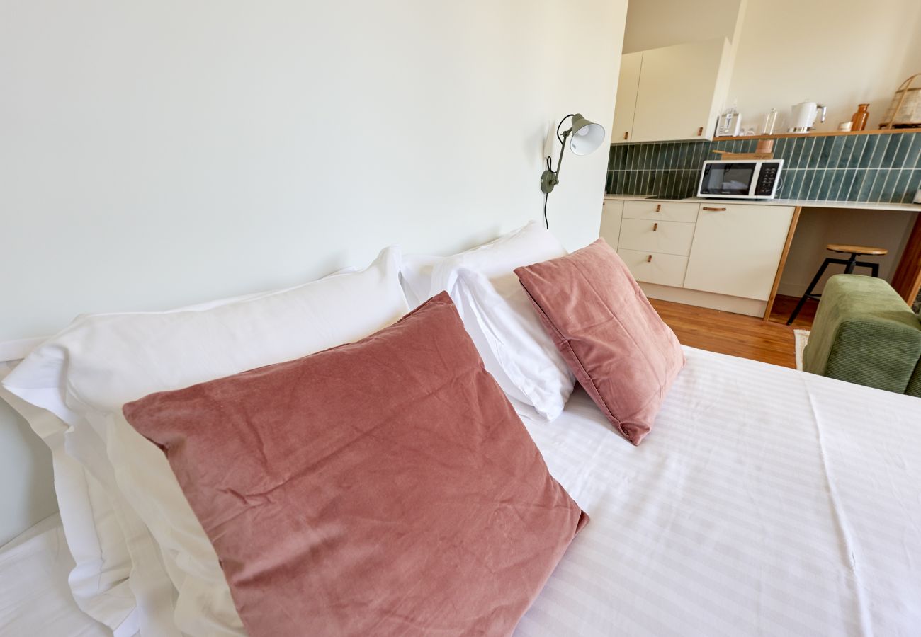 House in Bordeaux - The Nest, 3 Studios at place de la Victoire