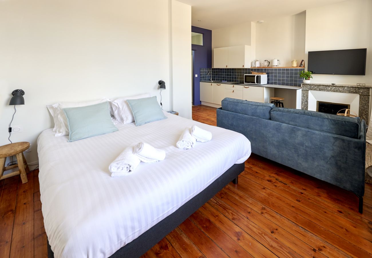 House in Bordeaux - The Nest, 3 Studios at place de la Victoire