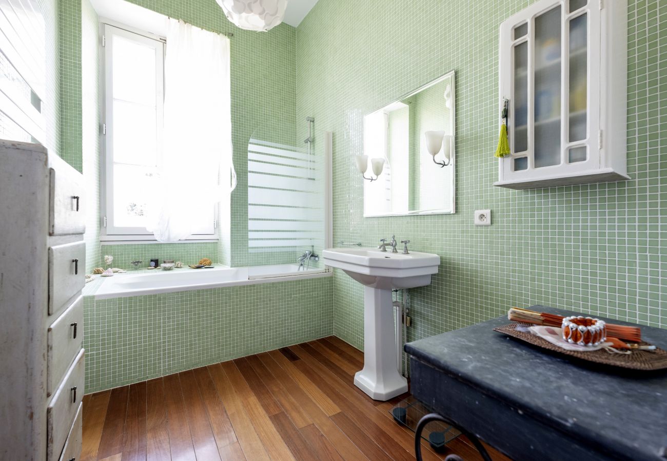 Apartment in Bordeaux - Artist Duplex & Terrace - 170m²