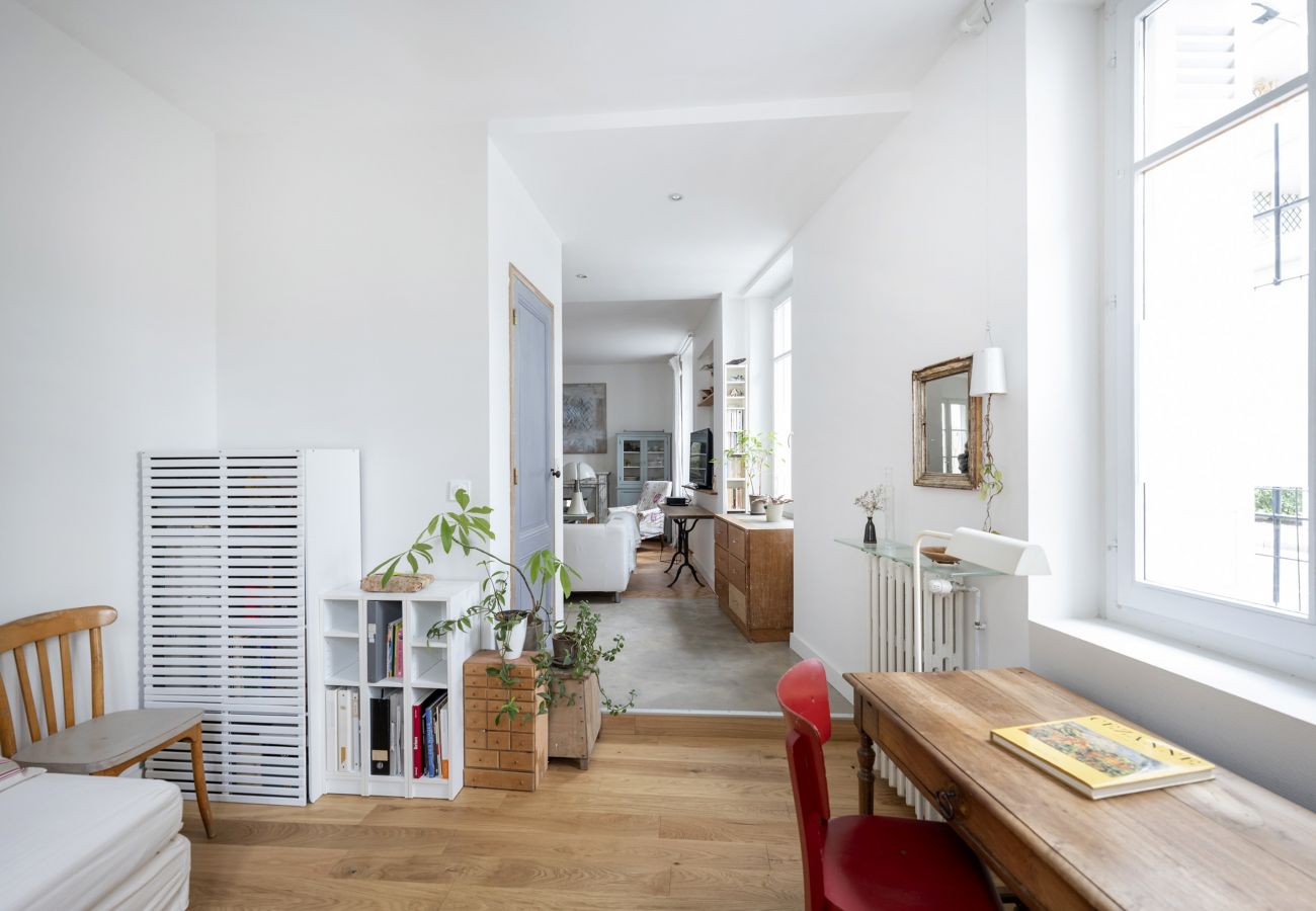 Apartment in Bordeaux - Heart of Bordeaux, charming apt with patio