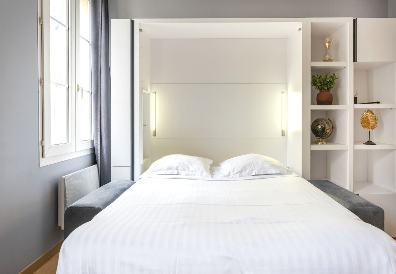 Studio in Bordeaux - Bordeaux city center, quiet apartment + parking (sup)