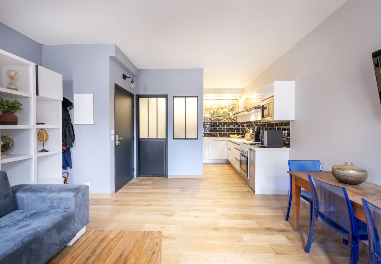 Studio in Bordeaux - Bordeaux city center, quiet apartment + parking (sup)