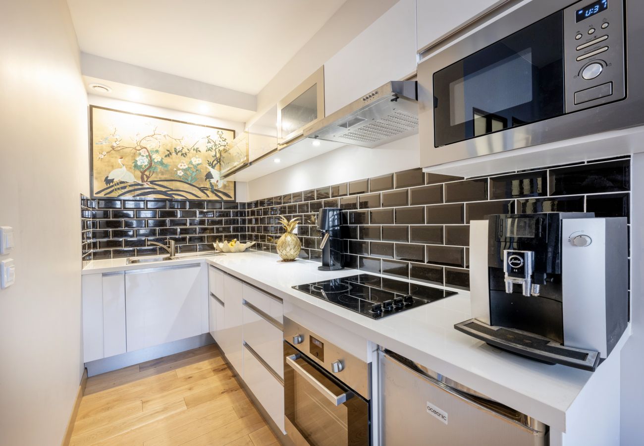 Studio in Bordeaux - Bordeaux city center, quiet apartment + parking (sup)