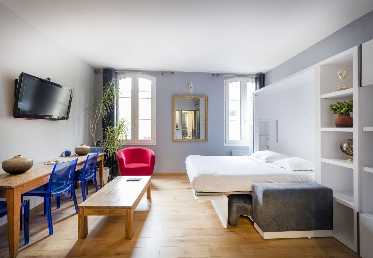 Studio in Bordeaux - Bordeaux city center, quiet apartment + parking (sup)