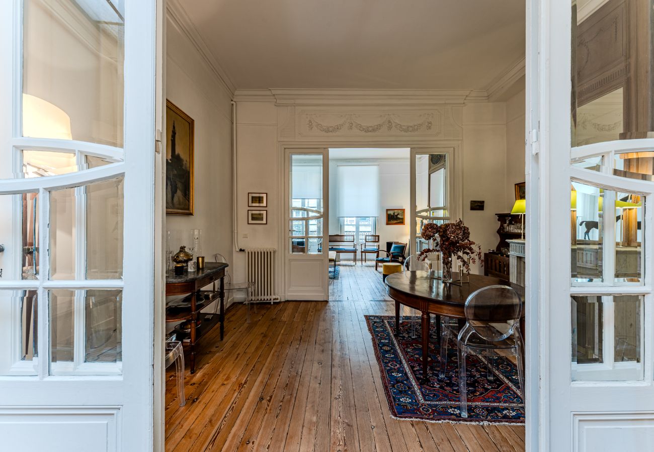 Apartment in Bordeaux - Bordeaux city center: Elegance, calm and authenticity