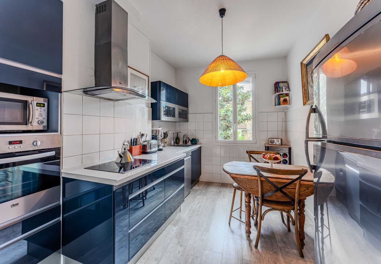 Apartment in Bordeaux - Bordeaux city center: Elegance, calm and authenticity