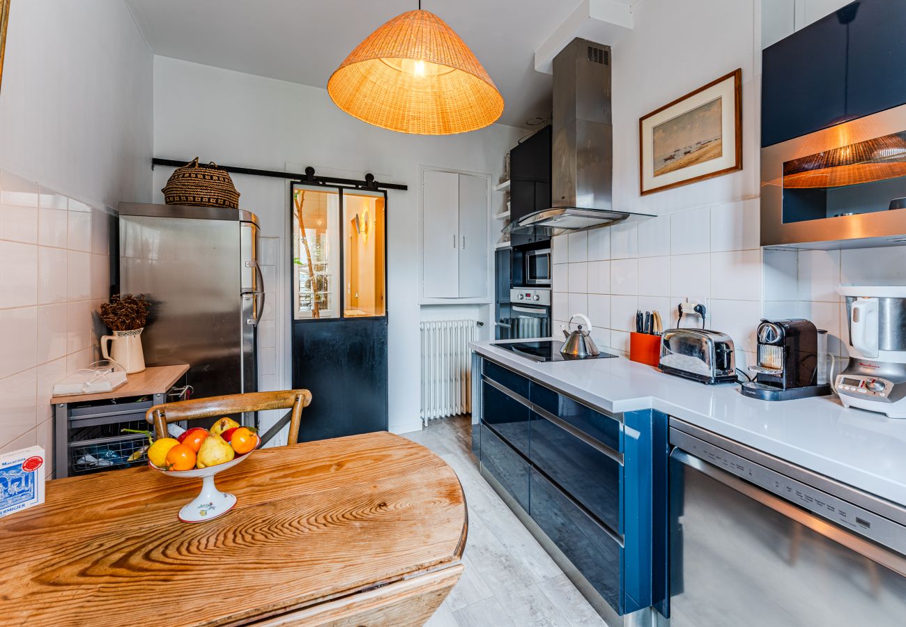 Apartment in Bordeaux - Bordeaux city center: Elegance, calm and authenticity