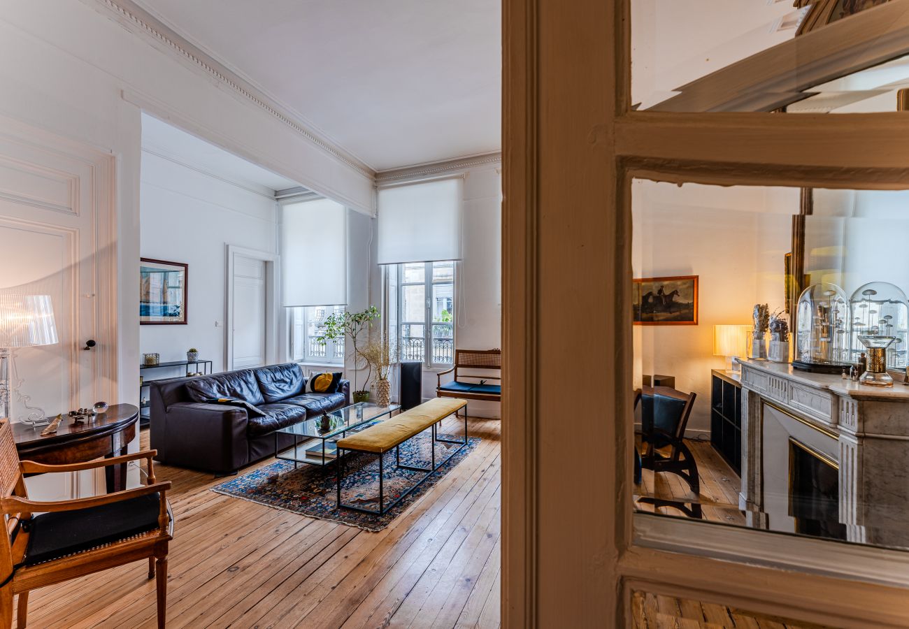 Apartment in Bordeaux - Bordeaux city center: Elegance, calm and authenticity