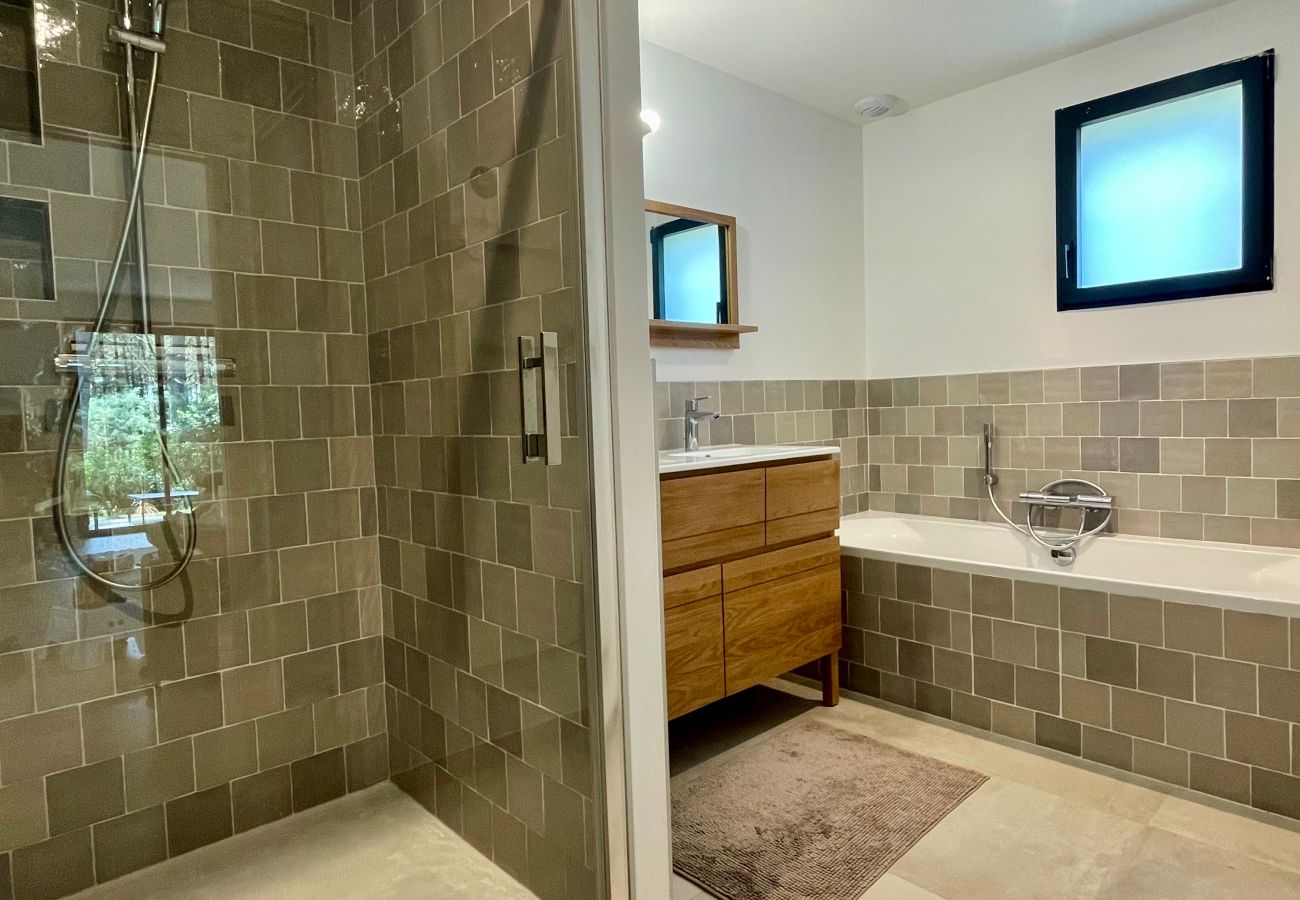 Villa in Lacanau - Lacanau lake and forest, large air-conditioned family house