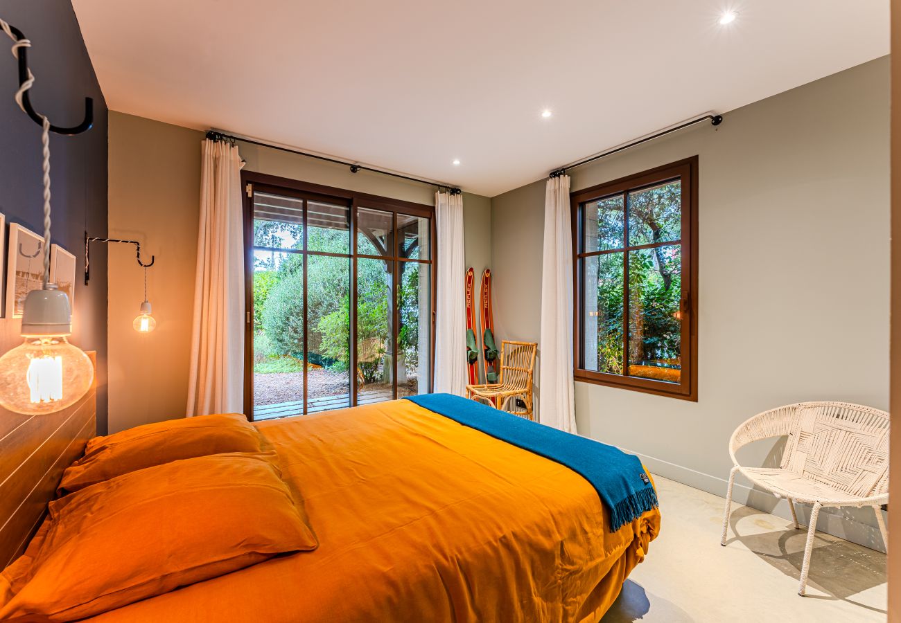 Villa in Arcachon - Exceptional Villa in Arcachon Moulleau – 2nd line, sea view and beach 40m away