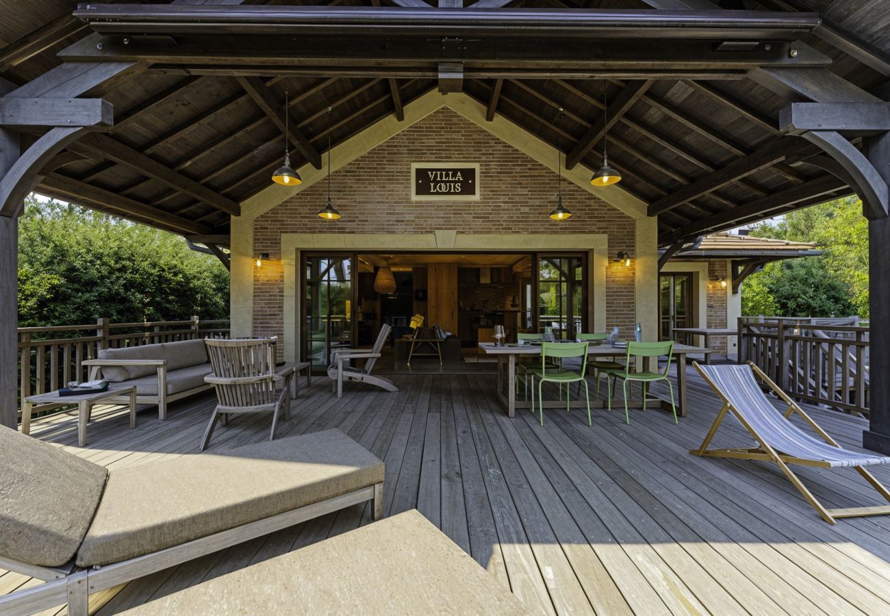 Villa in Arcachon - Exceptional Villa in Arcachon Moulleau – 2nd line, sea view and beach 40m away