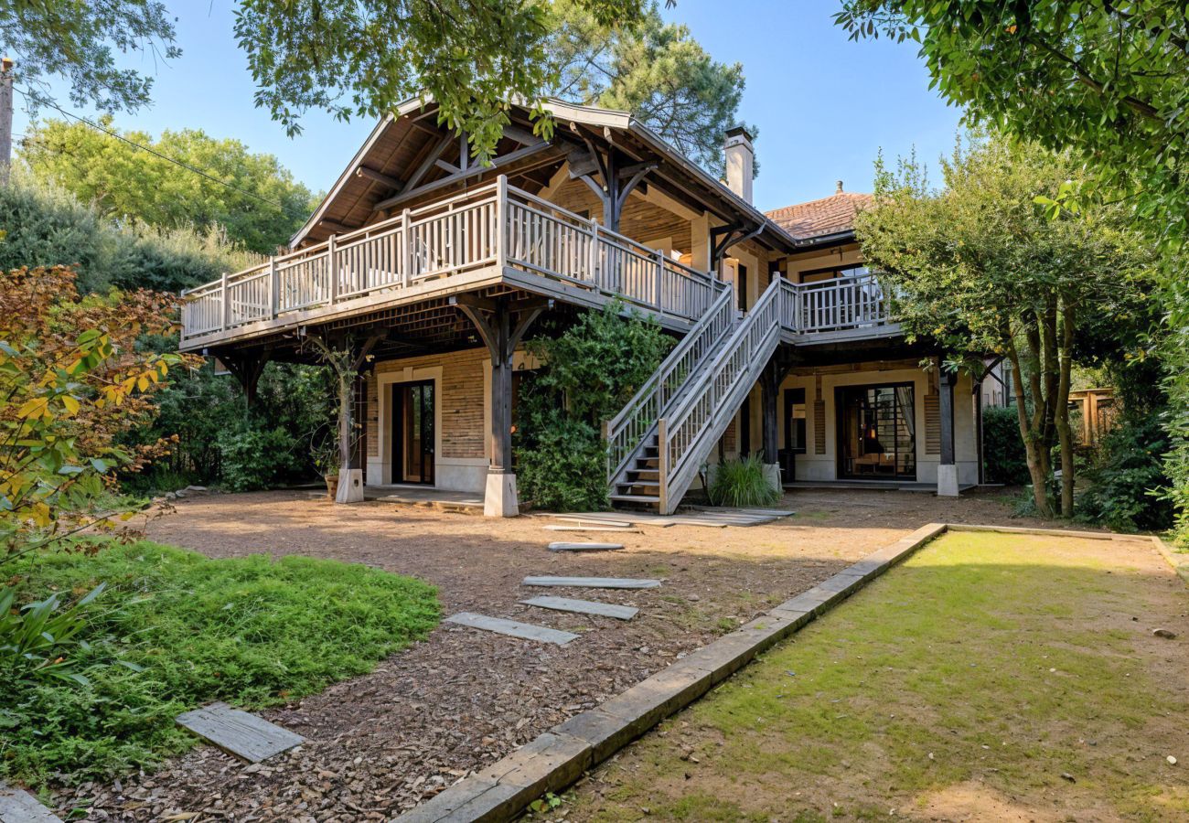Villa in Arcachon - Exceptional Villa in Arcachon Moulleau – 2nd line, sea view and beach 40m away