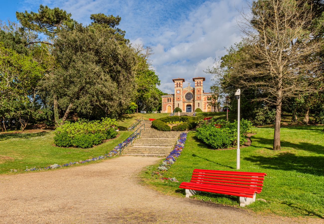 Villa in Arcachon - Exceptional Villa in Arcachon Moulleau – 2nd line, sea view and beach 40m away