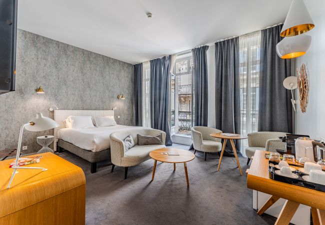 Studio in Bordeaux - Prestige Suite & Balcony