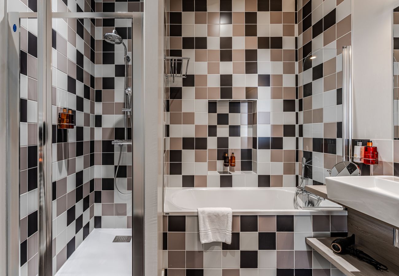 Studio in Bordeaux - Prestige Suite & Balcony