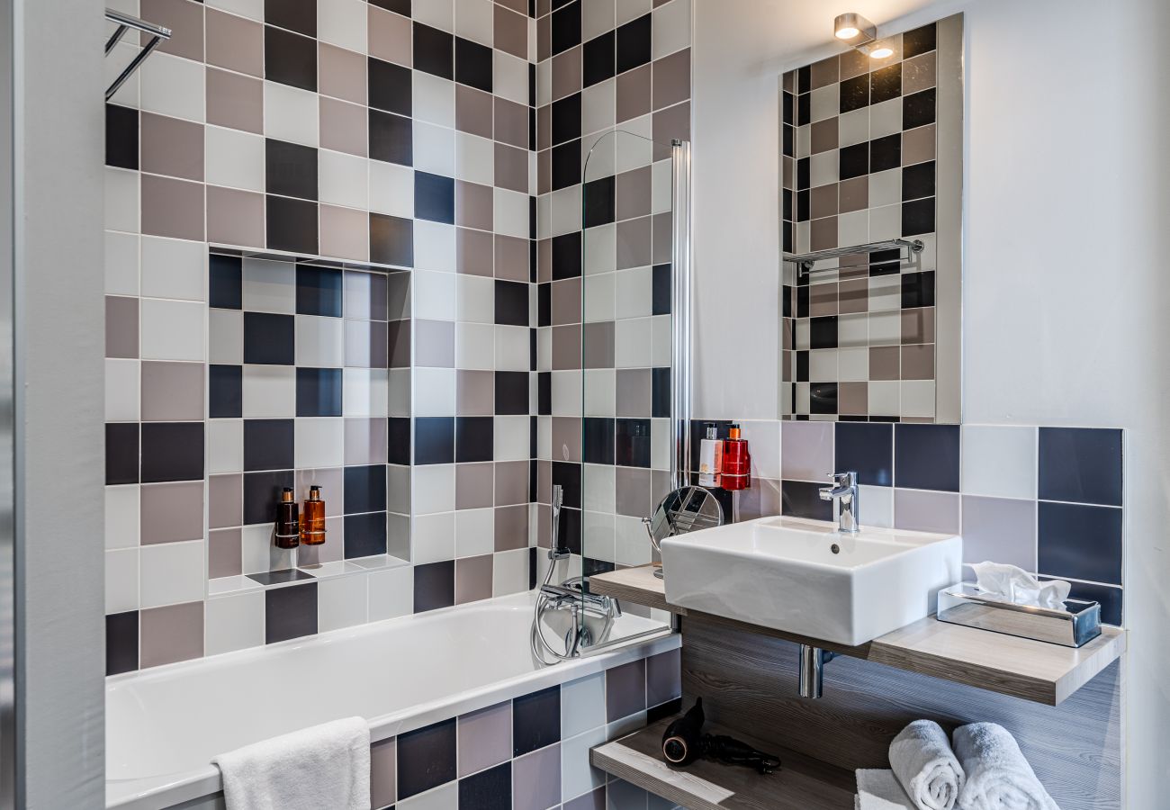 Studio in Bordeaux - Prestige Suite & Balcony