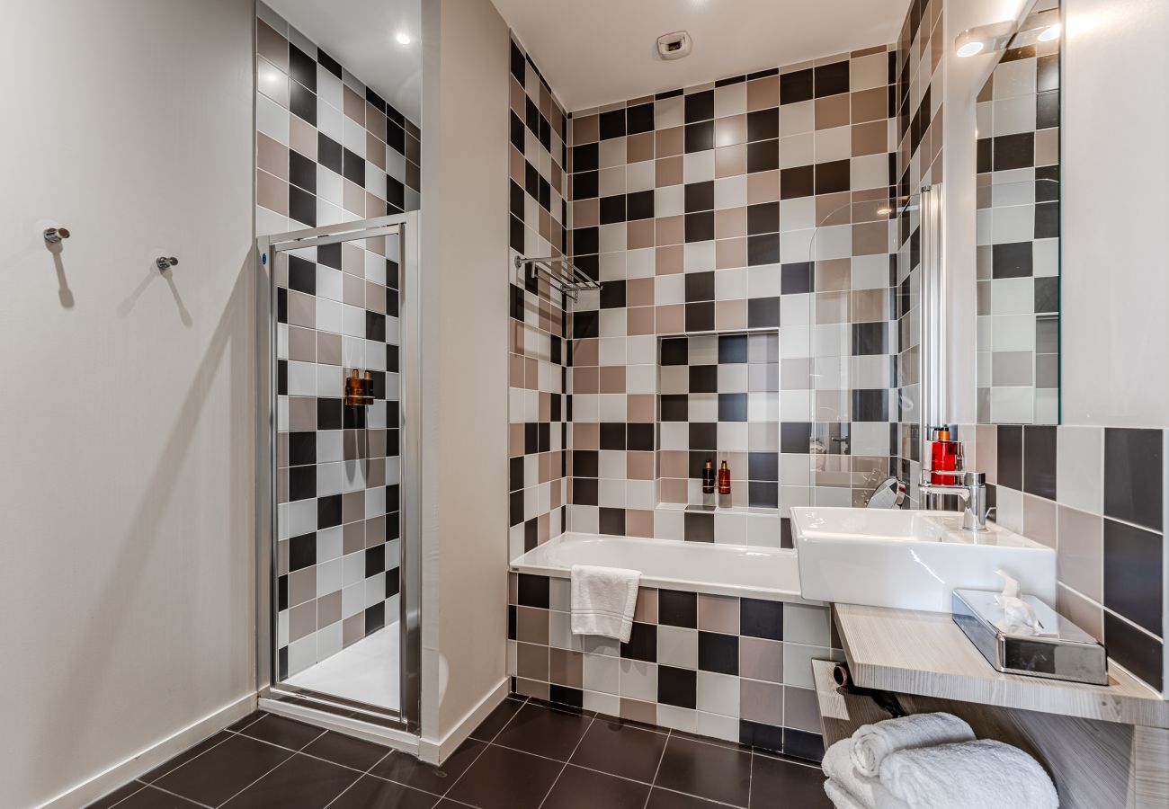 Studio in Bordeaux - Prestige Suite & Balcony