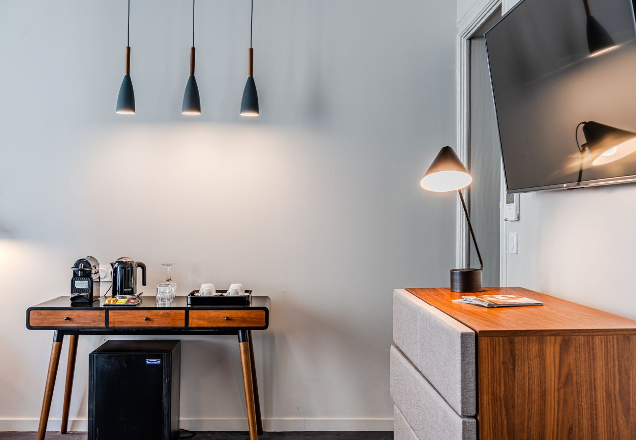Studio in Bordeaux - Luxury Suite in the Heart of the Golden Triangle