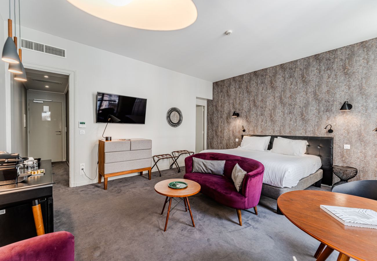 Studio in Bordeaux - Luxury Suite in the Heart of the Golden Triangle