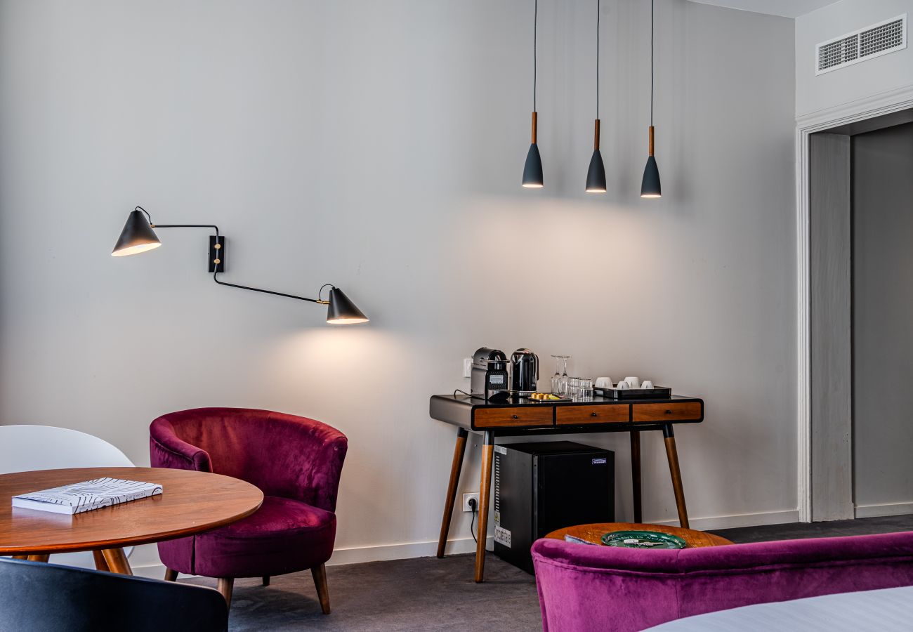 Studio in Bordeaux - Luxury Suite in the Heart of the Golden Triangle