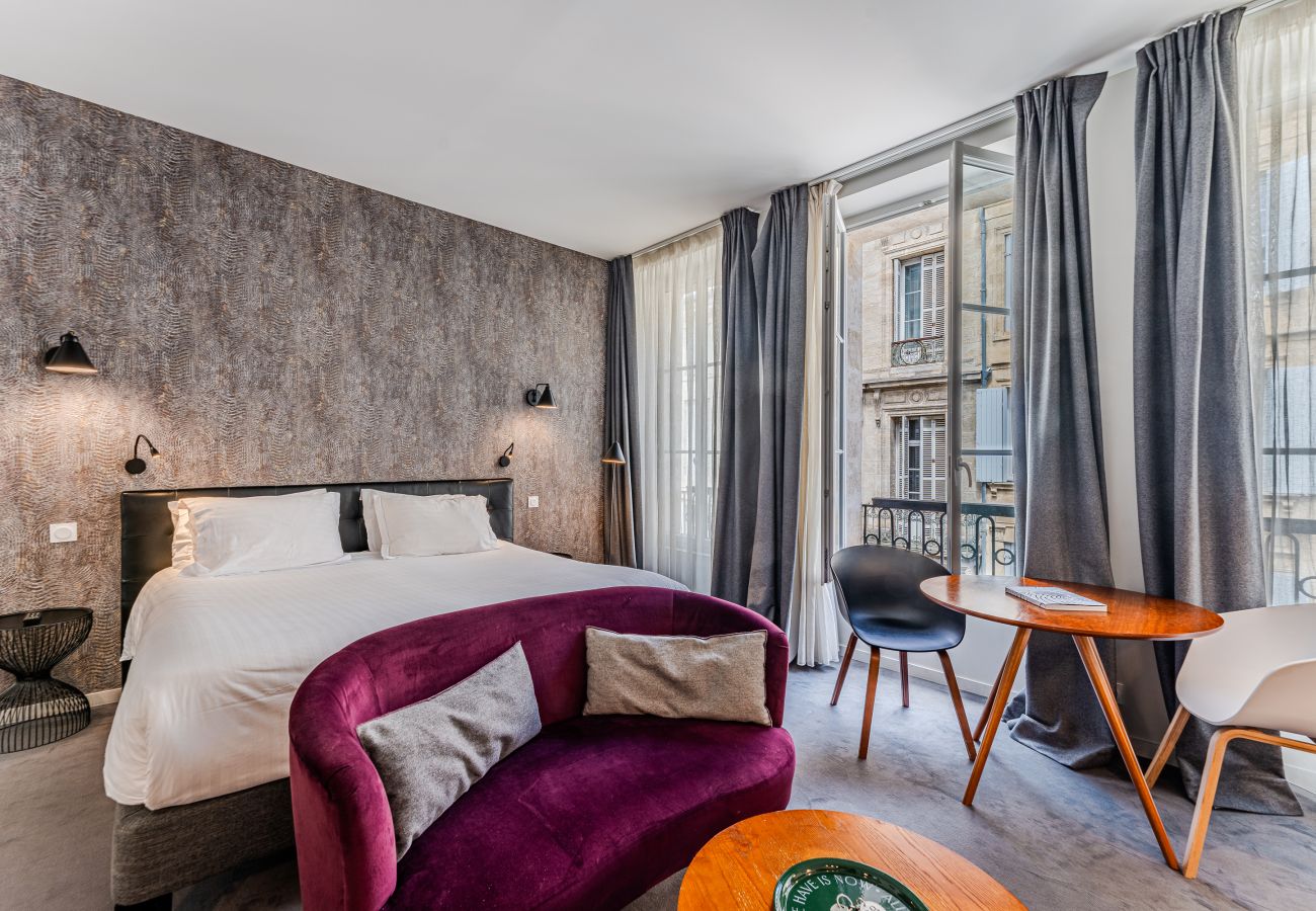 Studio in Bordeaux - Luxury Suite in the Heart of the Golden Triangle