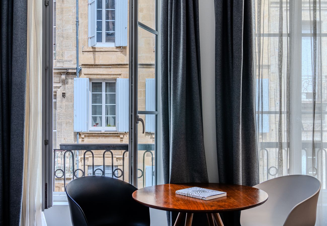 Studio in Bordeaux - Luxury Suite in the Heart of the Golden Triangle