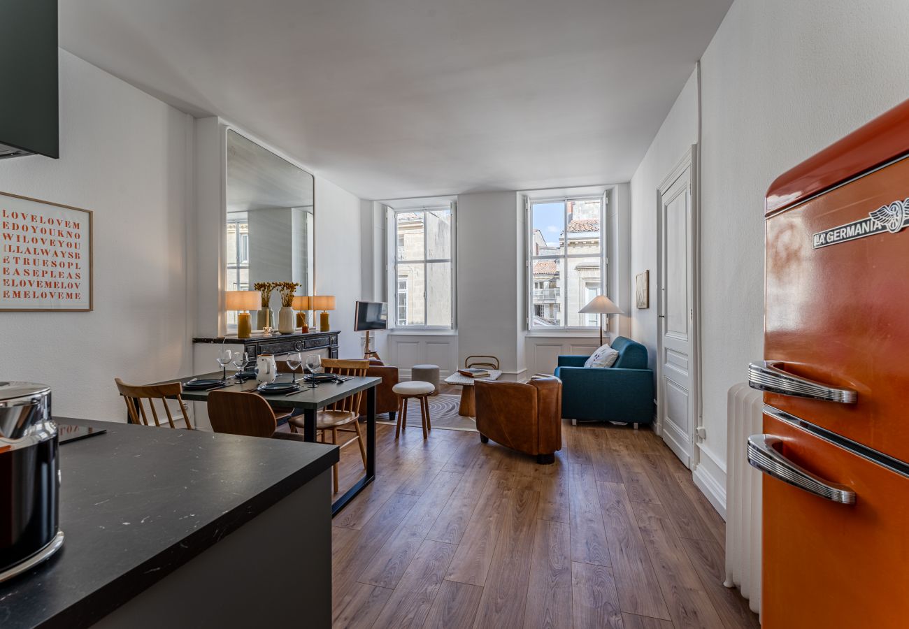 Apartment in Bordeaux - Triangle d'Or — Elegance & King Size bed