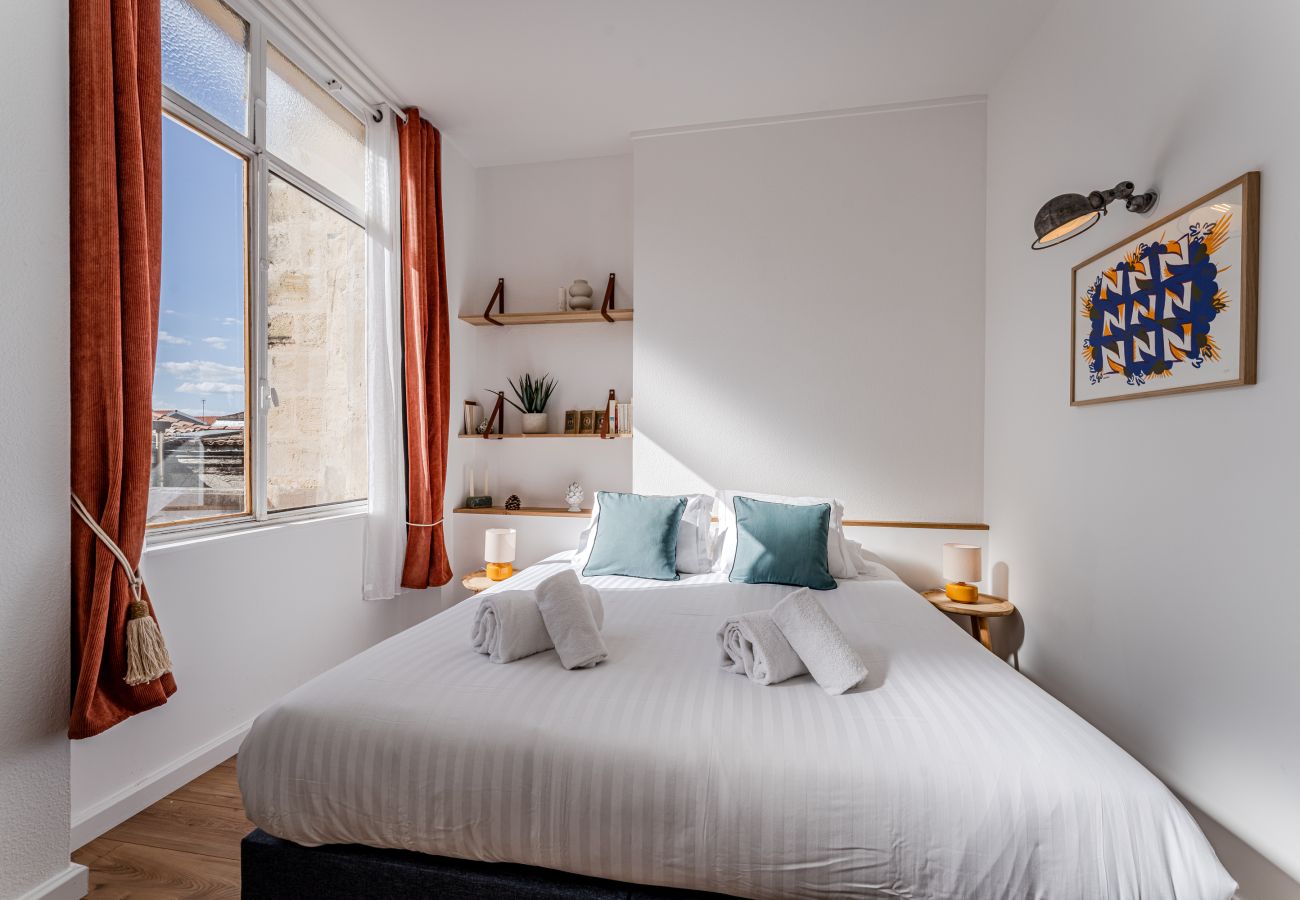 Apartment in Bordeaux - Triangle d'Or — Elegance & King Size bed