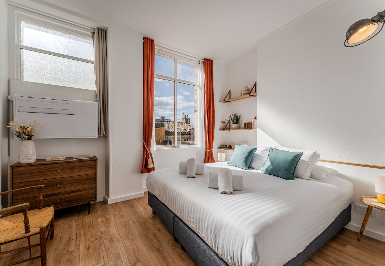 Apartment in Bordeaux - Triangle d'Or — Elegance & King Size bed