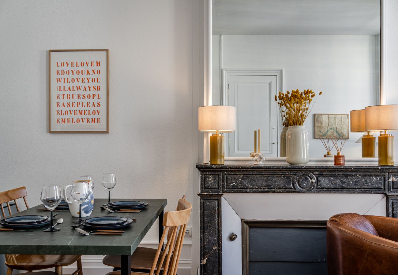 Apartment in Bordeaux - Triangle d'Or — Elegance & King Size bed